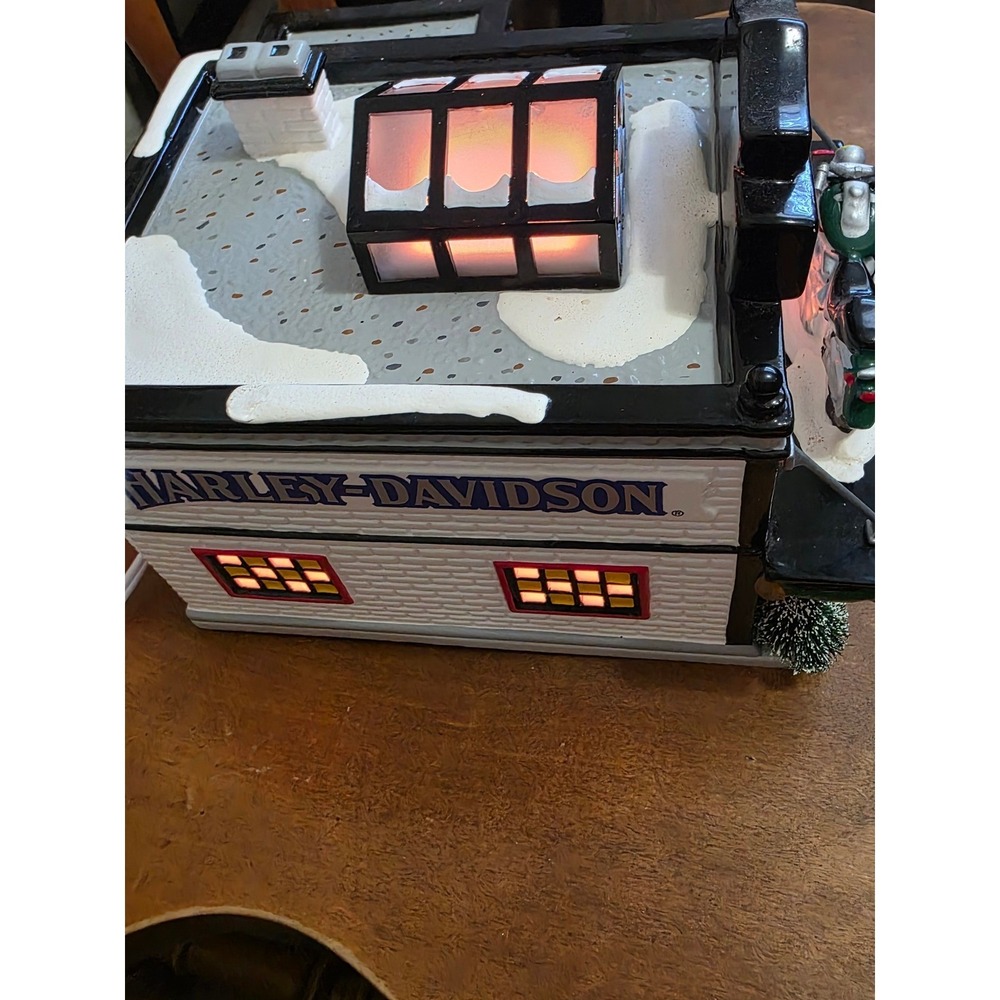 Dept 56 Snow Village Harley-Davidson Motorcycle Shop Lighted Building 1998 - Picture 11 of 14